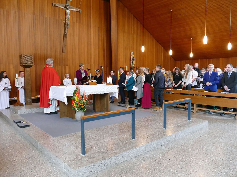 Firmung 2019 in Naumburg (Foto: Karl-Franz Thiede)